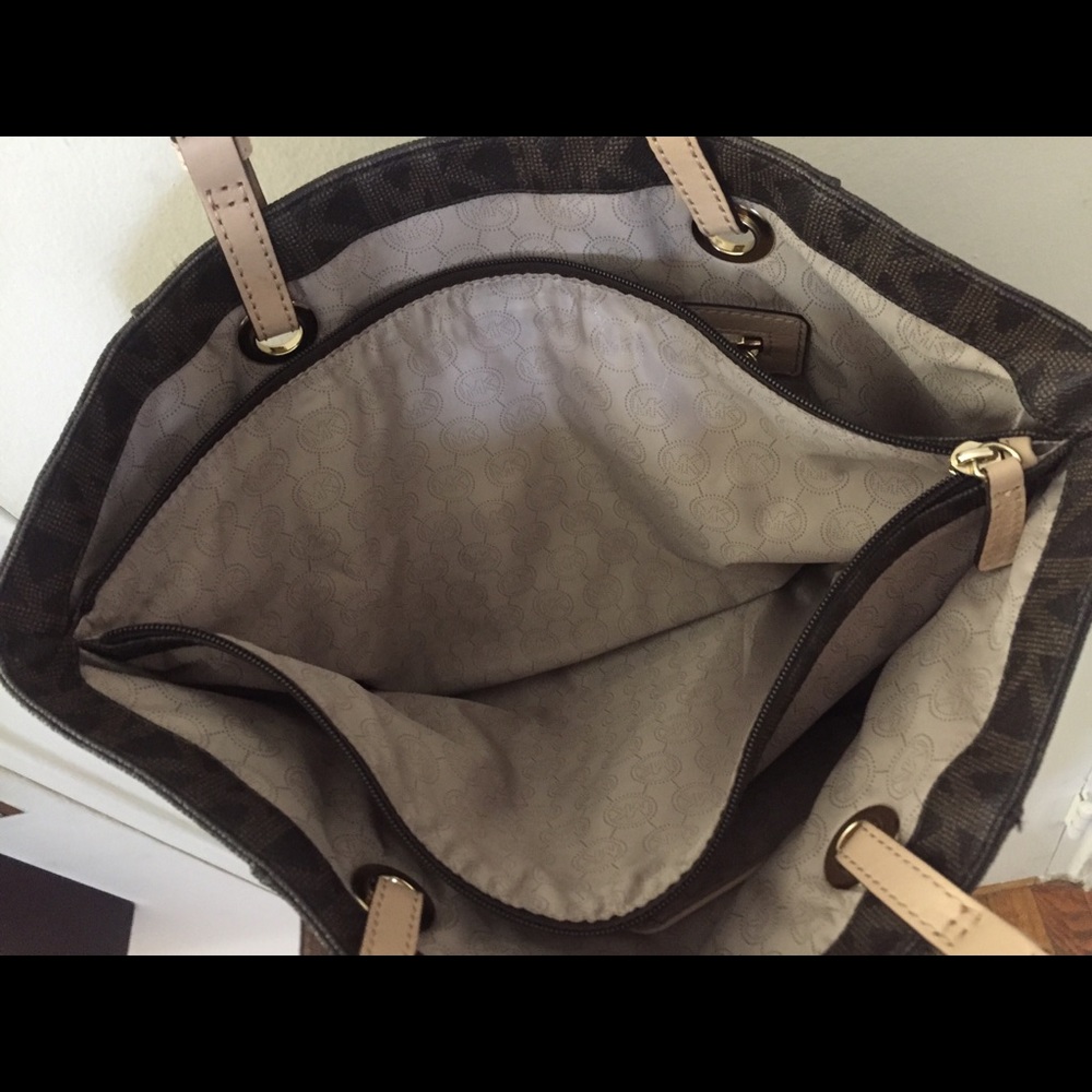 Michael kors shoulder bag brand new